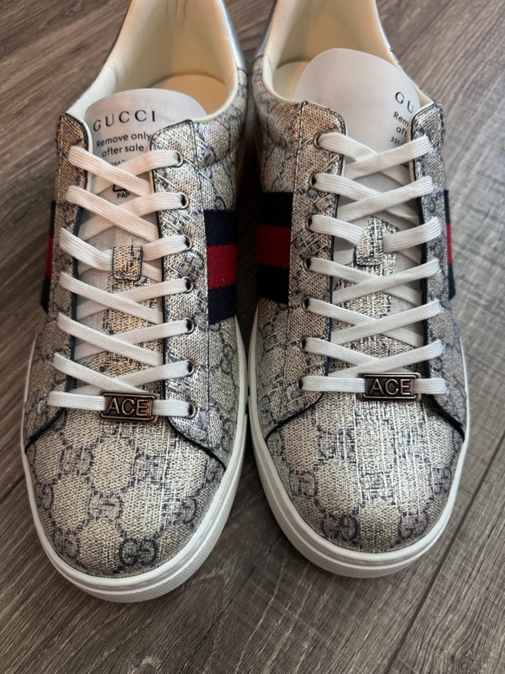 Gucci Silver GG Supreme Sneaker with Red & Navy Stripe - Picture 4 of 9